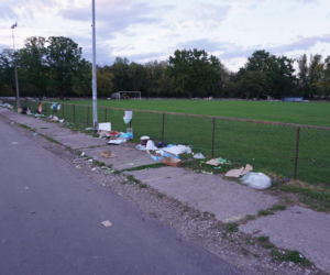 Brud po bazarze na warszawskiej Woli