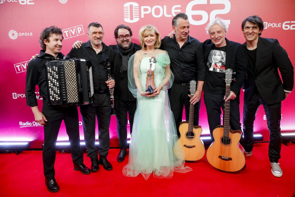Katarzyna Żak ze łzami w oczach odbiera Nagrodę Publiczności w Opolu: „Nie zapomnę tego do końca życia”