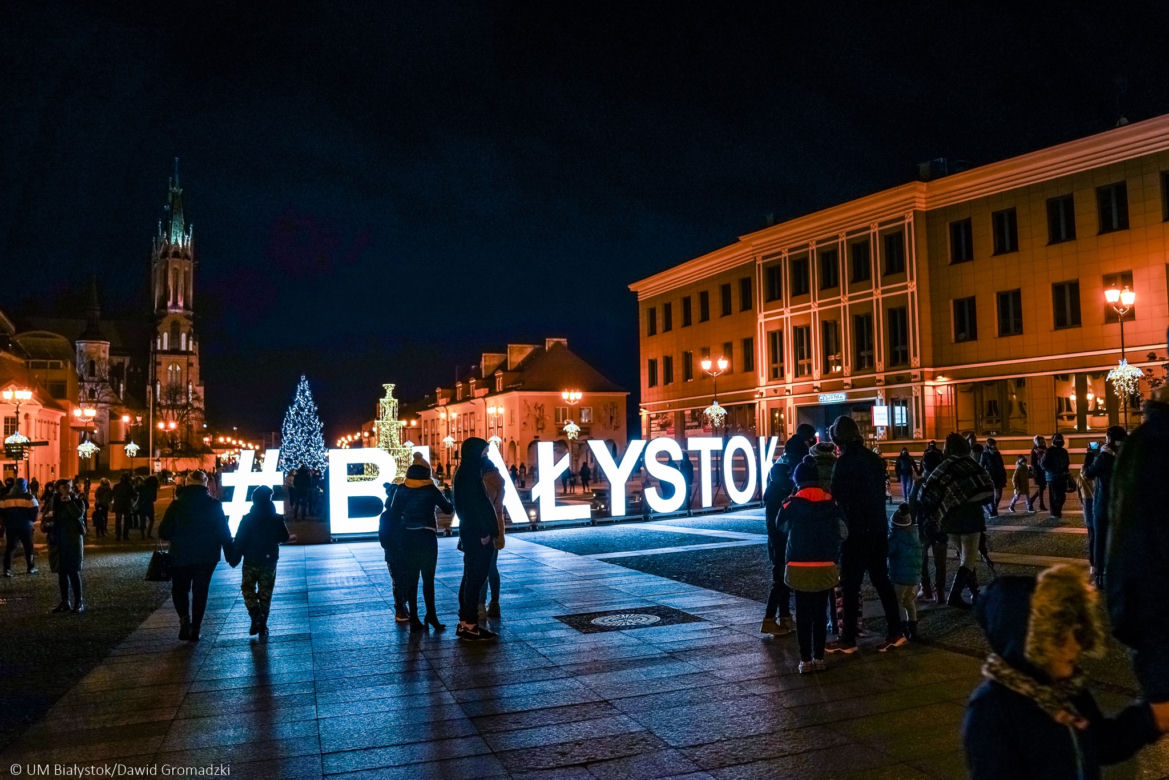 Białystok. Świąteczne iluminacje rozbłysły w mieście. Coś pięknego. Musisz to zobaczyć!