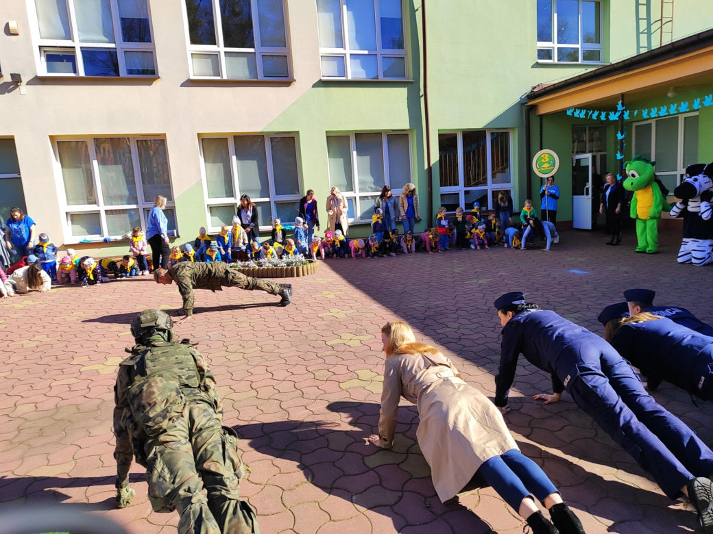 Na terenie Publicznego Przedszkola nr 3 odbył się bieg "Rozwiń skrzydła"