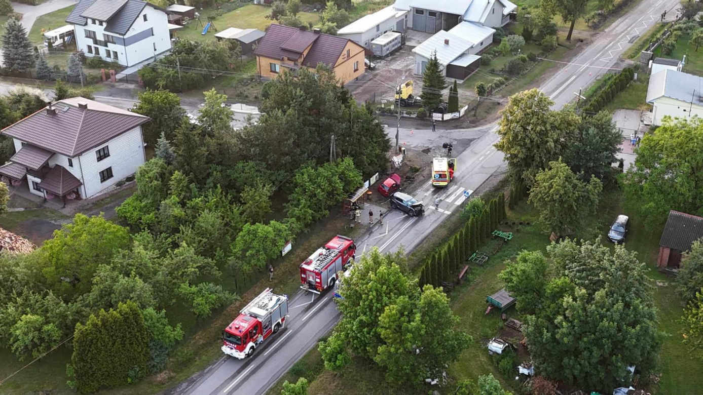 70-latka wypadła z auta, 13-letnie dziecko ranne. Wstrząsająće szczegóły wypadku w Mlęcinie