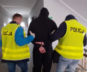Ukrył za garażem kilkadziesiąt tysięcy porcji narkotyków