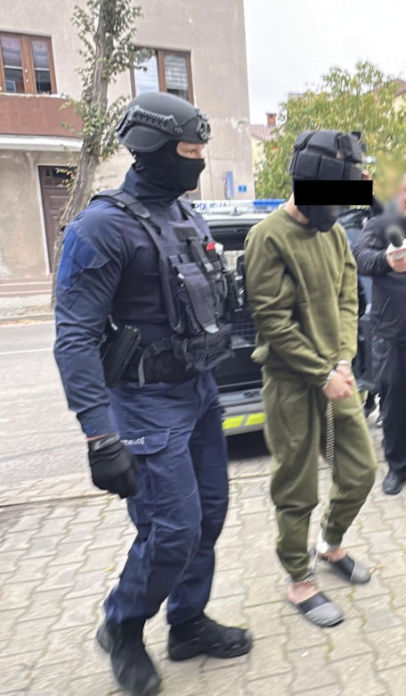 19-latek dokonał ataku w szkole w Ostrołęce. Usłyszał zarzuty