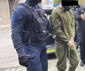 19-latek dokonał ataku w szkole w Ostrołęce. Usłyszał zarzuty