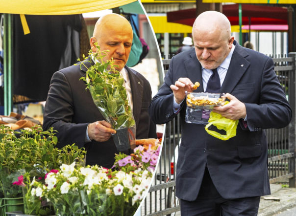 Paweł Kowal buszował na bazarku. Znalazł nowe okazy do swojej kolekcji!