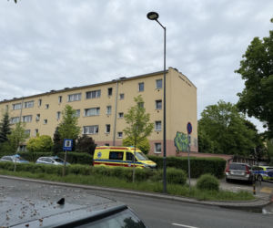 Zabarykadował się w łazience z nożem. Na warszawskiej Woli znaleziono ciało 67-letniej Ewy