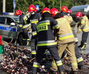 Tysiące litrów piwa rozlało się na rondzie we Włocławku