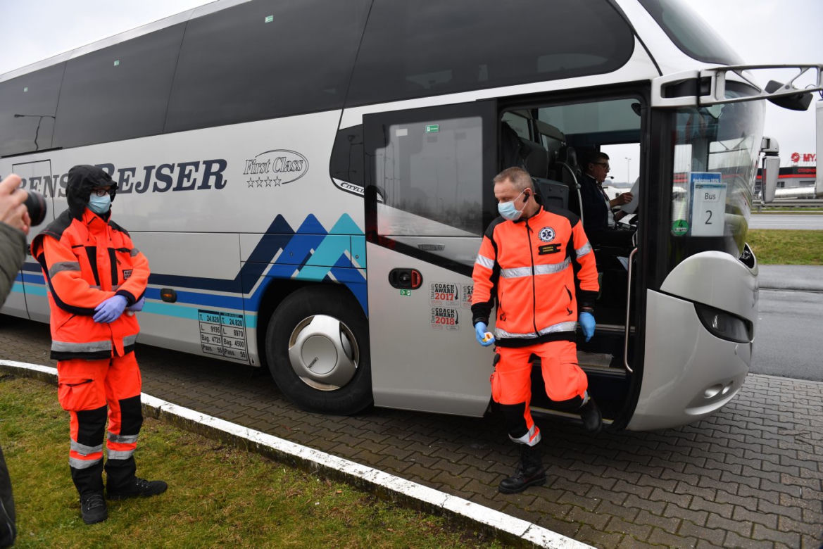 Koronawirus - kontrola pasażerów w autobusach