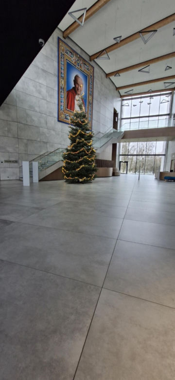 Ksiądz Rydzyk wybudował muzeum za 220 mln, które od roku stoi puste