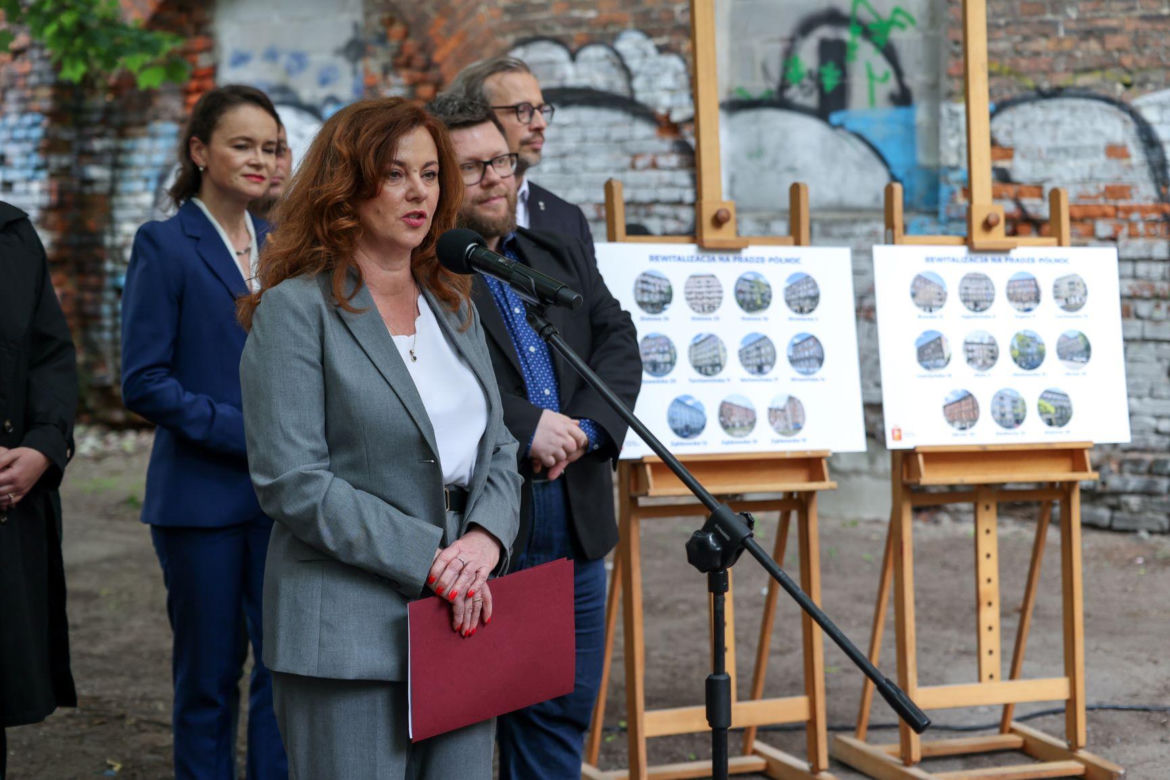 Warszawa. Kamienica Ząbkowska 19