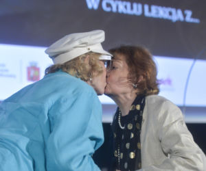Emilia Krakowska i Iga Cembrzyńska pocałowały się