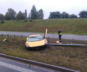 Wypadek na A1 w okolicach Torunia. Lamborghini stanęło w ogniu! 