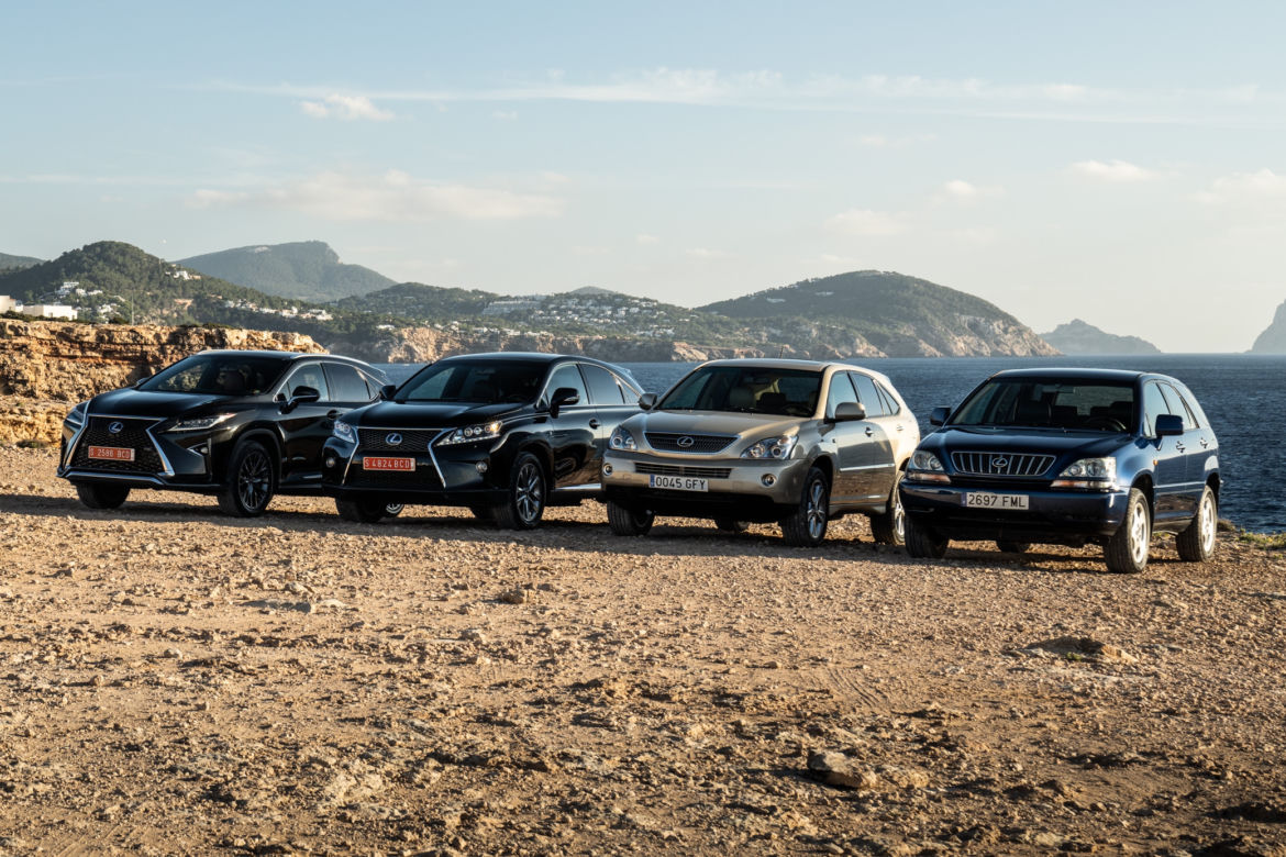 Lexus RX wszystkich generacji - tak zmieniał się SUV