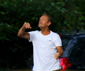 Donald Tusk. Z wnukiem harata w gałę.