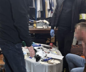 5 osób zatrzymanych w sprawie nielegalnego handlu opioidami i lekami z morfiną