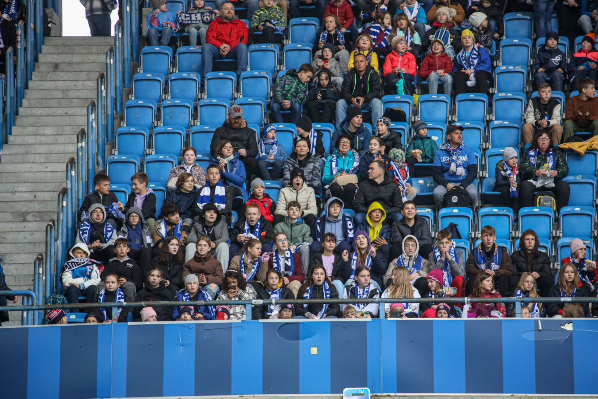 Lech Poznań - Cracovia. Tak bawili się kibice przy Bułgarskiej
