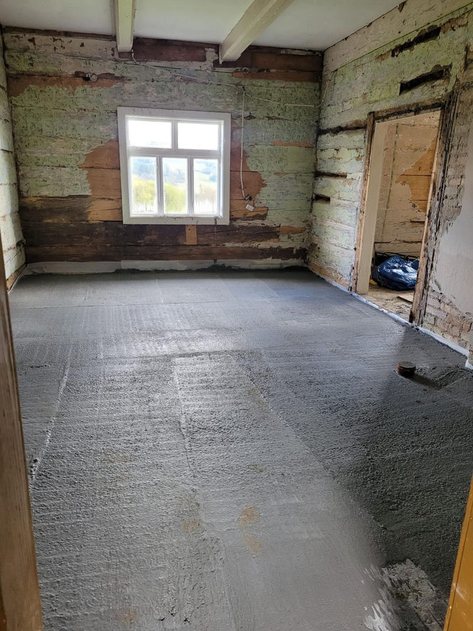 Remont chyży łemkowskiej w Hańczowej