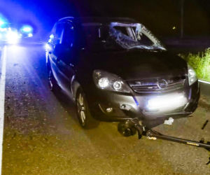 15-latek na hulajnodze zginął pod kołami Opla
