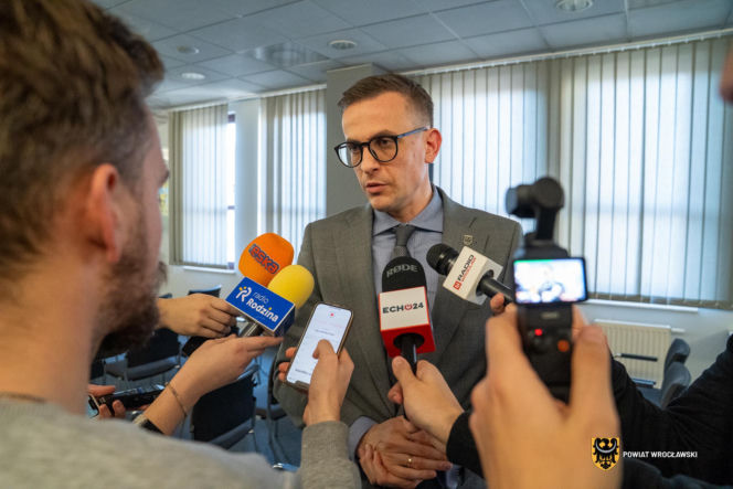 Rok 2025 był dla Powiatu Wrocławskiego czasem konsekwentnej pracy, widocznych efektów i strategicznych decyzji, które budują solidne fundamenty pod kolejne lata rozwoju