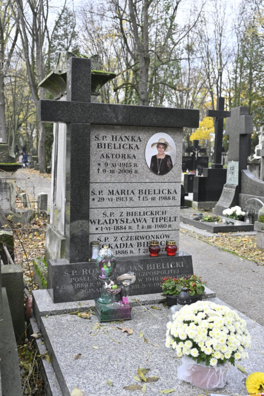 Hanka Bielicka -tak dziś wygląda jej grób