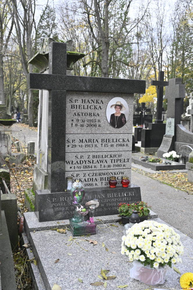 Hanka Bielicka -tak dziś wygląda jej grób