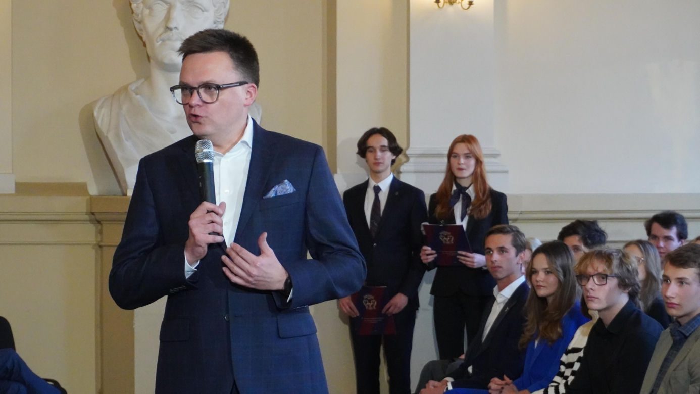 Marszałek Szymon Hołownia przeprowadził lekcję obywatelską w V LO w Krakowie
