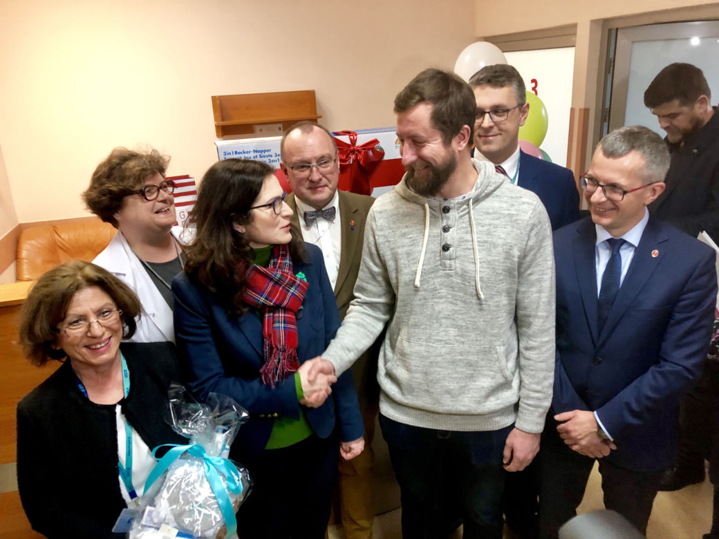 Tata małego Józia nie krył wzruszenia.