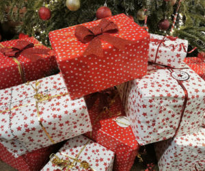 Tanie prezenty na święta do 120 zł. TOP 14 pomysłów na trafiony podarunek