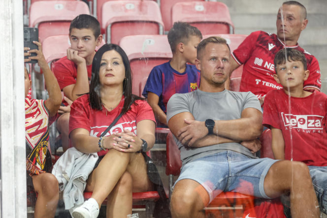 Widzew Łódź - Lech Poznań: Zdjęcia kibiców z meczu 6. kolejki PKO BP Ekstraklasy