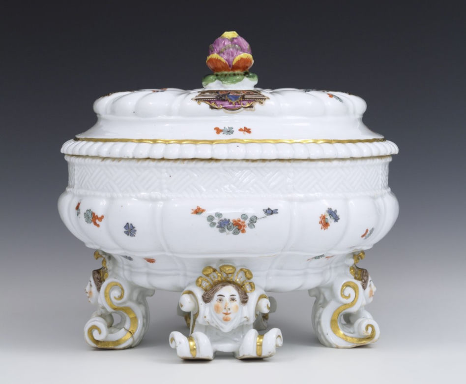 Zamek na Wawelu zaprasza na wystawę miśnieńskiej porcelany