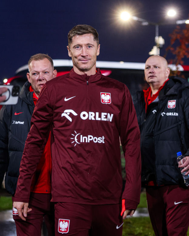Robert Lewandowski i inni kadrowicze na treningu reprezentacji Polski