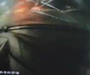 Wypadek na Trasie Łazienkowskiej - nagranie z momentu uderzenia