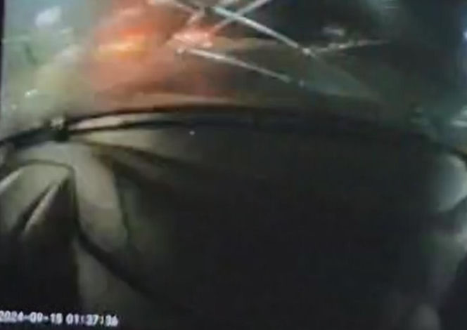 Wypadek na Trasie Łazienkowskiej - nagranie z momentu uderzenia