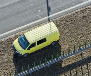 Groźny wypadek na S7. Sześć aut rozbitych, śmigłowiec LPR w akcji