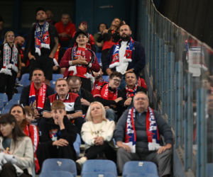 Tak kibice Wisły Kraków bawili się na trybunach. Znajdź się na zdjęciach