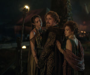 Daniel Monks jako ser Manfred Dondarrion