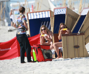 Grażyna Szapołowska na plaży