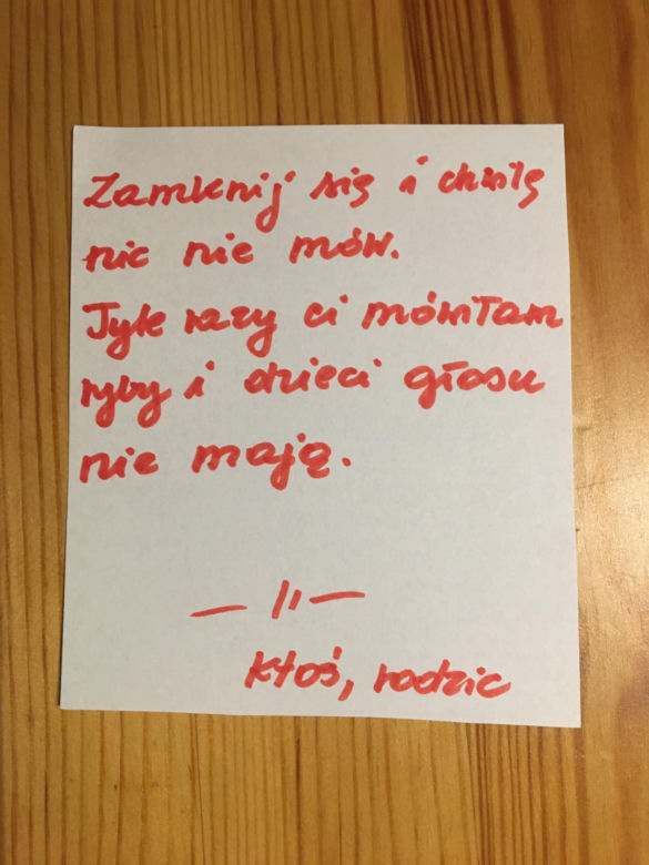 Te słowa dzieci mają uświadomić. Kolorowe karteczki stały się już symbolem 