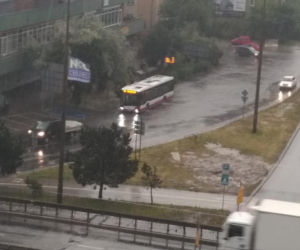 Opole. Ulice zamieniły się w potoki! Tak wyglądało centrum miasta w czwartek 24.06.21 r. [ZDJĘCIA]