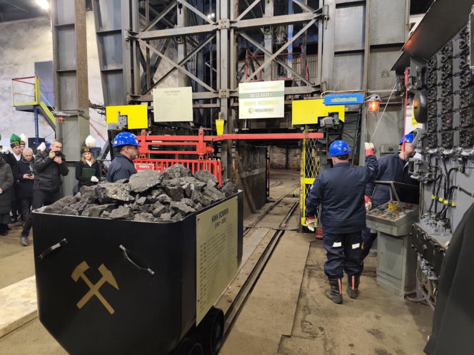 Ostatni wagon z węglem na KWK Bobrek w Bytomiu. 30 grudnia 2025 roku