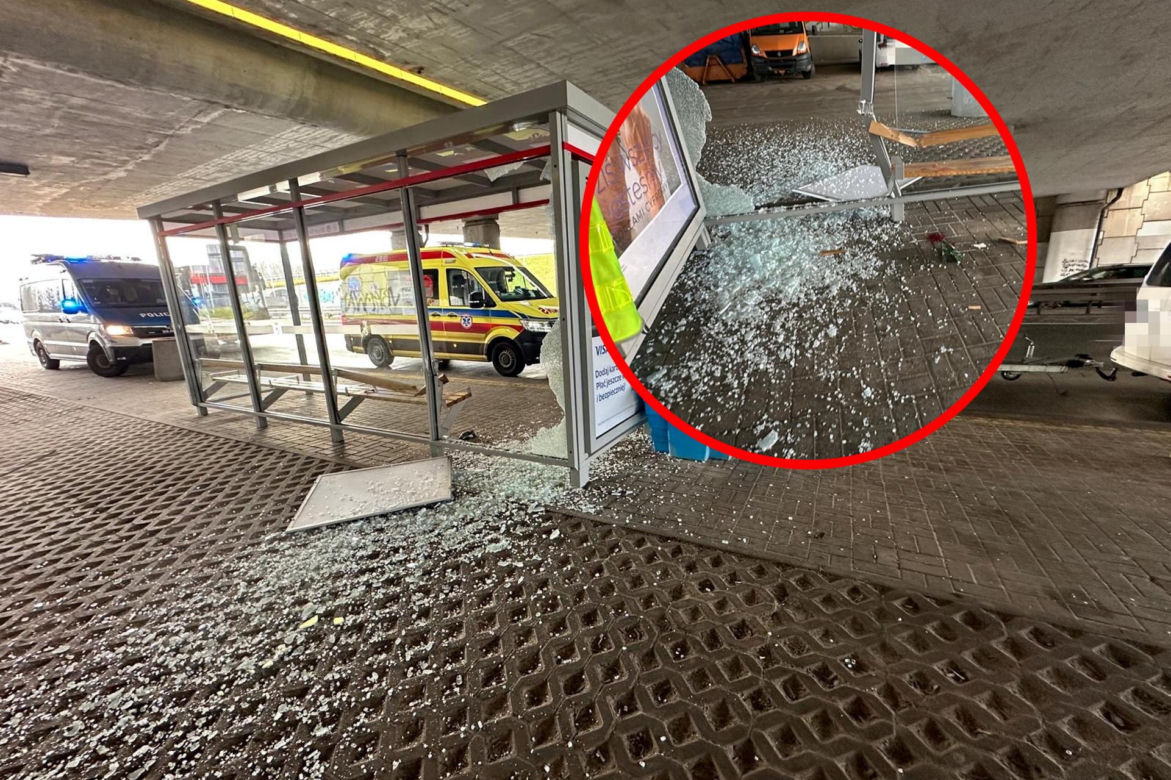 Przyczepka odpadła od auta i huknęła w przystanek autobusowy. Kobieta została ciężko ranna