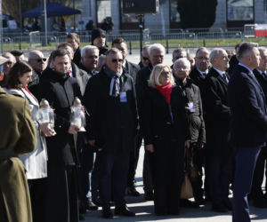 Rocznica katastrofy smoleńskiej. Prezydent Nawrocki uczcił pamięć zmarłych