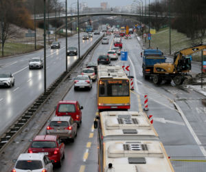 Slalom na Trasie Łazienkowskiej. Trwa remont wiaduktów