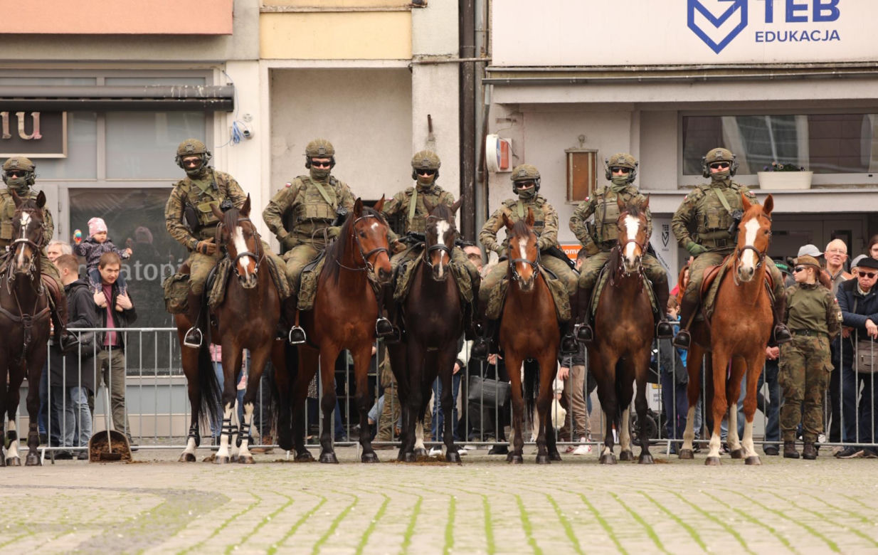 Przysięga Terytorialsów w Raciborzu: Defilada, pokaz uzbrojenia i wojskowa grochówka!
