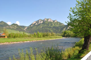 To najlepsze miejsce na majowy weekend w woj. małopolskim według AI. Wygląda jak z pocztówki!