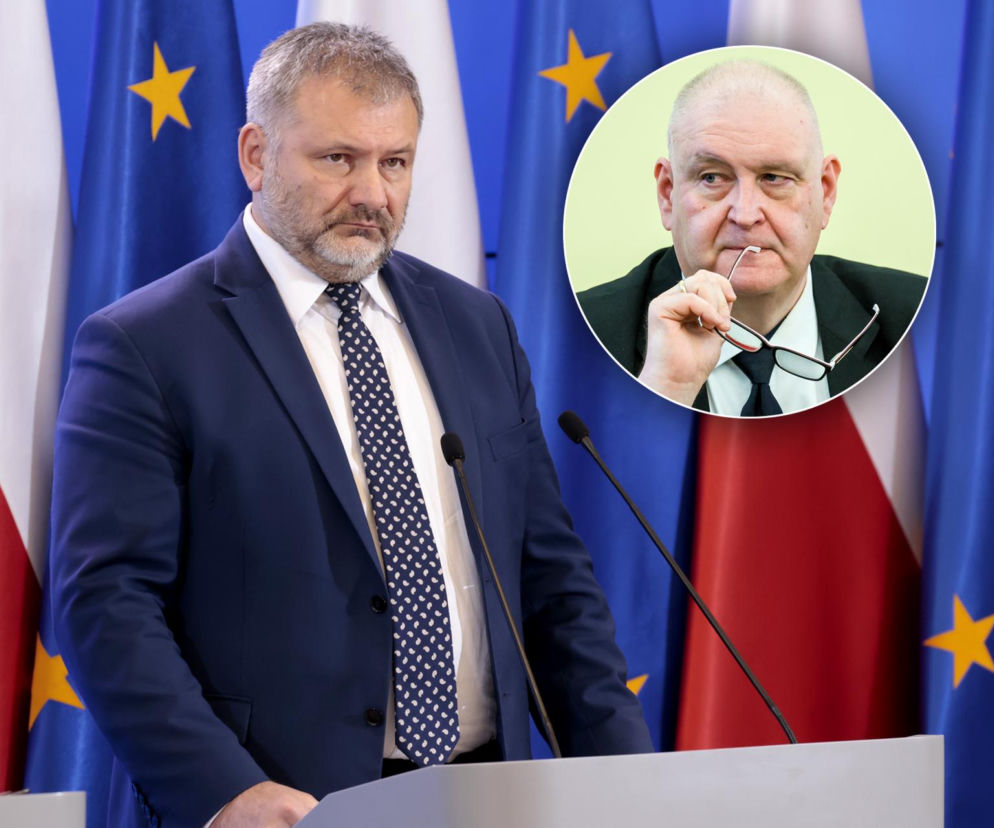 Waldemar Żurek za pulpitem. Na miniaturze Bogdan Święczkowski z okularami przy ustach. O ich sporze pisze SE Polityka.