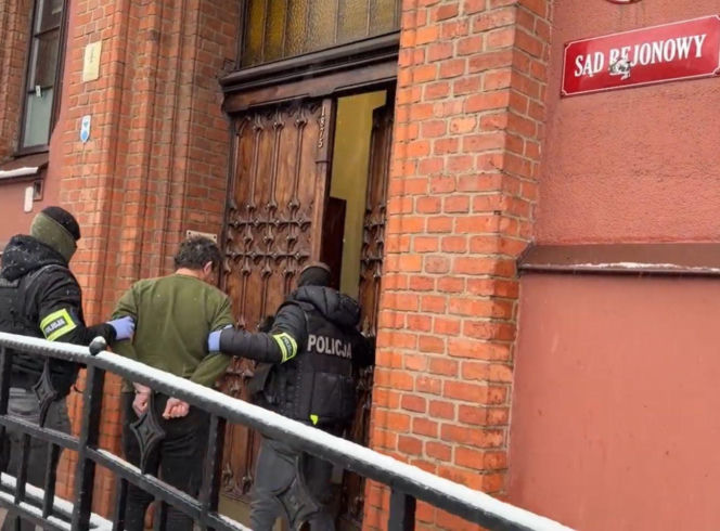 Już trzy osoby usłyszały zarzuty po brutalnym ataku na człowieka na osiedlu Bajka w Bydgoszczy