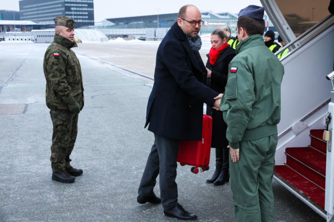 Nawrocki wylot do UK