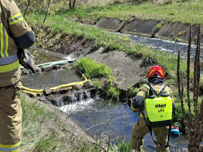 Nieznana substancja w rzece Kamiennej