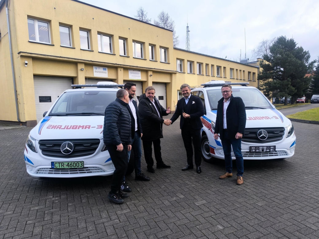 Bielskie Pogotowie Ratunkowe wzbogaciło się o dwa nowoczesne ambulanse elektryczne